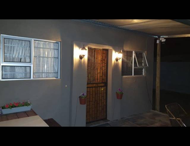 1 BEDROOM HOUSE FOR SALE IN THERONVILLE